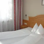 Gastehaus Loithaler Bed & Breakfast Fuegen