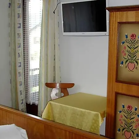 Bed & Breakfast Gastehaus Loithaler *