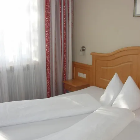 Gastehaus Loithaler Bed & Breakfast Fuegen