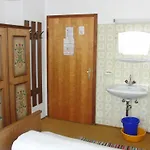 Bed & Breakfast Gaestehaus Loithaler *