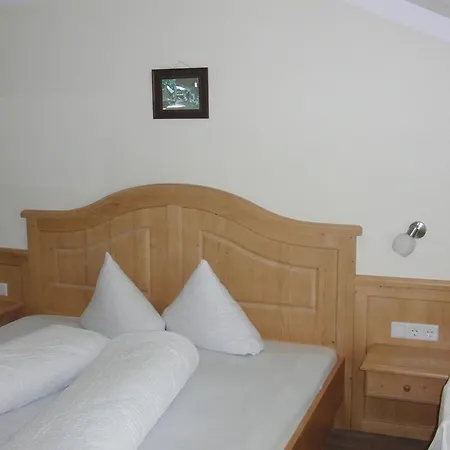 Gaestehaus Loithaler Panzió Fügen