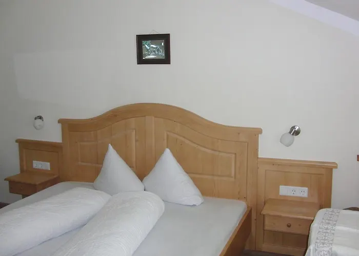 Gastehaus Loithaler Bed & Breakfast Fuegen