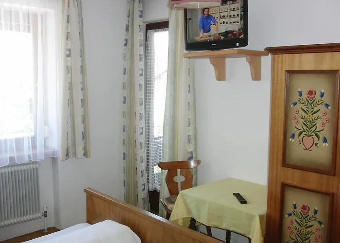 Gastehaus Loithaler Bed & Breakfast Fuegen